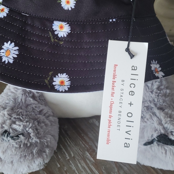 Alice + Olivia Reversible bucket hat - Picture 2 of 5